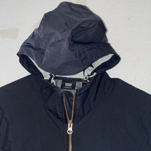 Water resistant commuter wind breaker